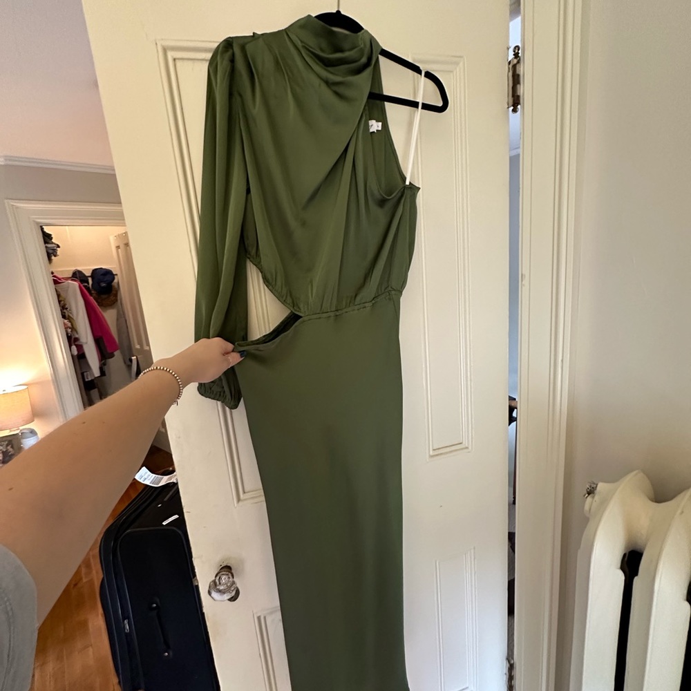 Absolutely stunning green dress